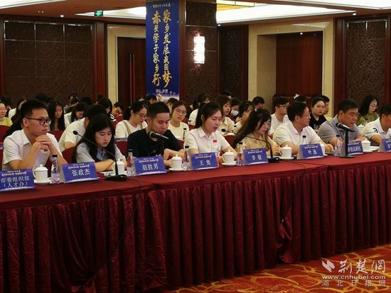 學生代表踴躍發(fā)言_副本.jpg.jpg