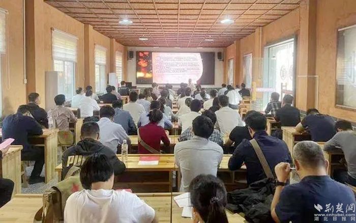 寧波、黃岡兩地人才交流現(xiàn)場。.webp.jpg.jpg