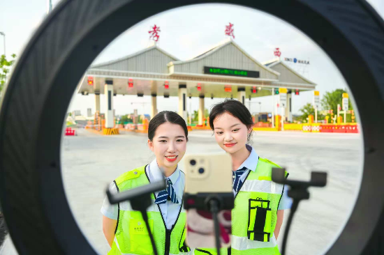 正在上傳...
